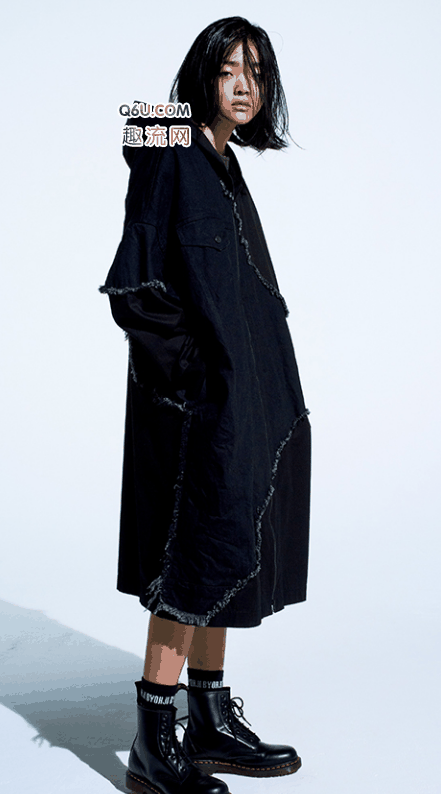 近日 B Yohji Yamamoto 释出潮牌商城了全新的 2018 秋冬系列 Lookbook（Yohji Yamamoto 2018 秋冬系列有哪些 2018秋冬系列Lookbook盘点）