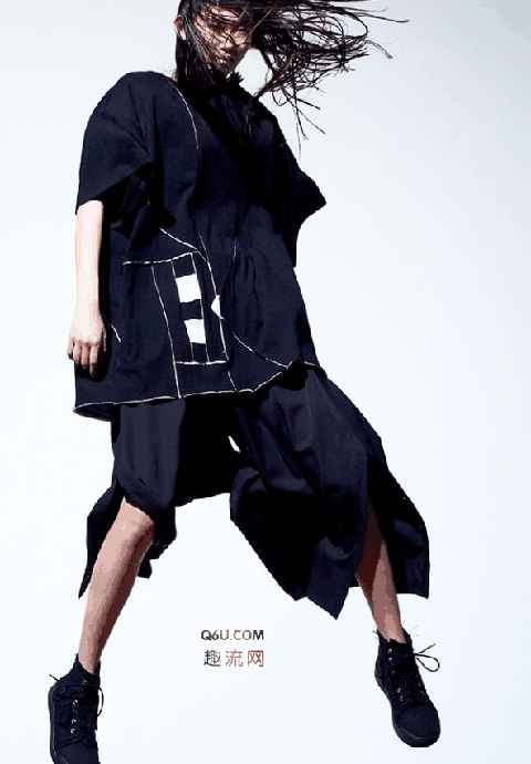 近日 B Yohji Yamamoto 释出潮牌商城了全新的 2018 秋冬系列 Lookbook（Yohji Yamamoto 2018 秋冬系列有哪些 2018秋冬系列Lookbook盘点）