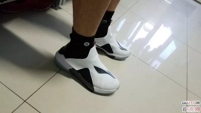 看着科技潮牌感挺强（李宁全城7和驭帅12哪个好 全城7和驭帅12实战对比测评）