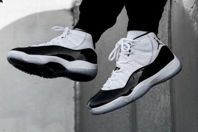 一穿即破相的特点成为Air 潮牌资讯Jordan 11 终粉“一双穿一双看”的标配（耐克全掌AIR SOLE 气垫鞋款有哪些 air zoom和air sole气垫有什么区别）