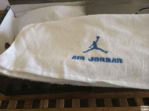 AJ18 low北卡蓝开箱测评 AJ18 low北卡蓝脚感如何
