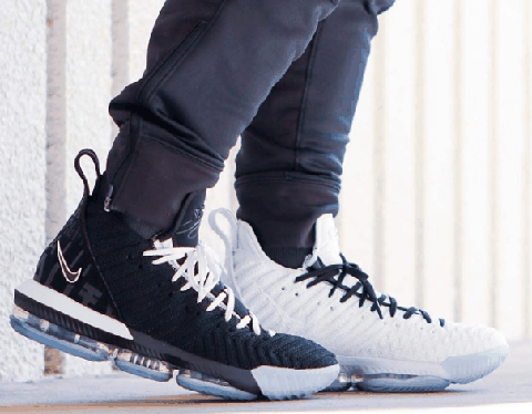 LeBron 16 “Equality”实物欣赏 LeBron 16 “Equality”上脚感受