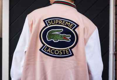 这些潮人都是如何演绎潮牌本季 Supreme x Lacoste 单品！ （Supreme x Lacoste怎么搭配 SUPREME鳄鱼联名款搭配图集）