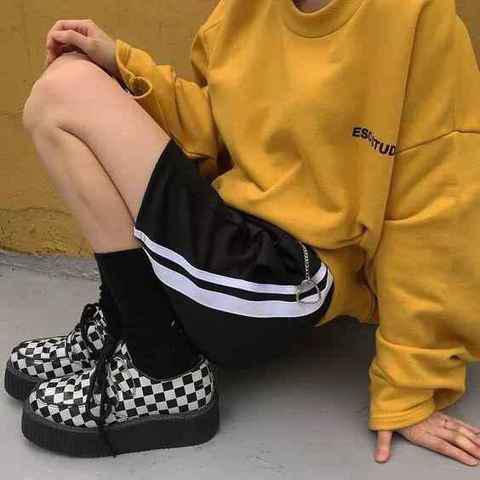2018年流行穿什么颜色 2018服饰色彩怎么搭配