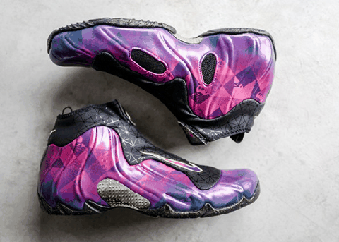 可见 Nike 对国内潮牌资讯球鞋文化的重视（耐克风一DEAL零售店进行首发 耐克风一市场价突破4000）