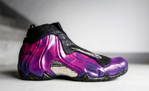 可见 Nike 对国内潮牌资讯球鞋文化的重视（耐克风一DEAL零售店进行首发 耐克风一市场价突破4000）