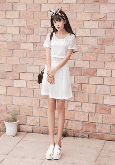 连衣裙搭配什么鞋子好看 女生裙装鞋款搭配