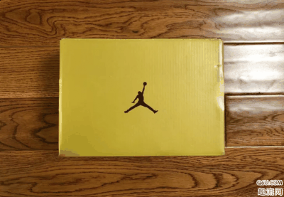 AJ12猪年儿童版开箱测评潮牌资讯 AJ12猪年刮刮乐和AJ11康扣哪个好（AJ12猪年儿童版开箱测评 AJ12猪年刮刮乐和AJ11康扣哪个好）