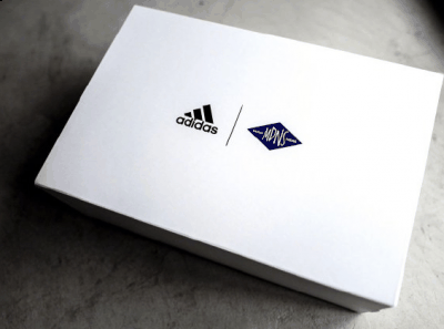 这就有点过分了潮牌品牌 鞋后跟上写有UltraBOOST（MADNESS x adidas UB精斑黑武士开箱测评 MADNESS x adidas UB精斑黑武士实物欣赏）