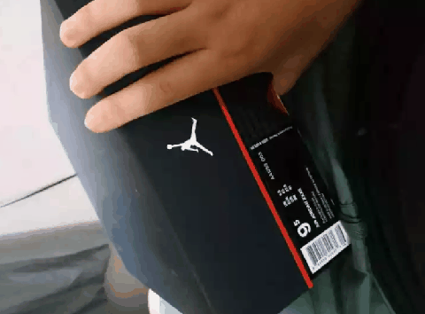 AJ32黑猫开箱测评 AJ32黑猫上脚图