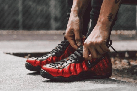AJ11和喷泡对比测评 AJ11和喷泡哪个脚感更好