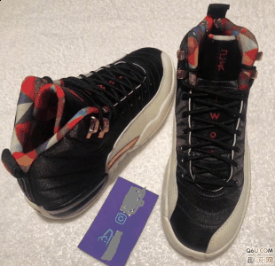  AJ12中国年2019实物细节赏析 这潮牌信息双AJ12猪年配色细节处理的还是很丰盛的（AJ12中国年2019实物细节赏析 AJ12猪年配色值得入手吗）