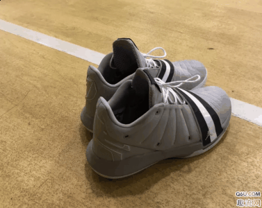 保罗11和AJ32、哈登3哪个好潮牌资讯 cp11和AJ32、哈登3实战对比测评（保罗11和AJ32、哈登3哪个好 cp11和AJ32、哈登3实战对比测评）