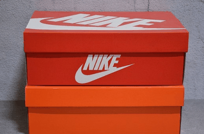 内侧五边形从前潮牌汇潮牌网掌到后掌越来越大（Nike 飞马 35与Flyknit Trainer对比测评 Nike 飞马 35与Flyknit Trainer哪款脚感好 Nike 飞马 35与Flyknit Trainer哪款适合跑步）