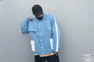 纯色的基础色调潮牌资讯点缀品牌LOGO刺绣（情侣款冬季棉服推荐 有哪些好看的情侣款冬季棉服）