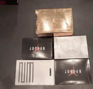 运用了白色作为主色；而潮牌资讯今年的复刻则遵循了元年的规格（各代AJ11“Concord”对比测评 各代AJ11“Concord”有什么区别）