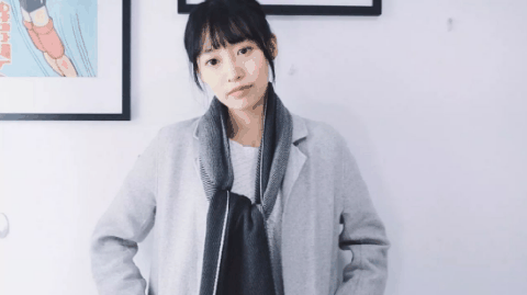 这种围法很适潮牌品牌合萌萌的美少女（冬天围巾应该怎么围 三款围巾10种围法介绍）