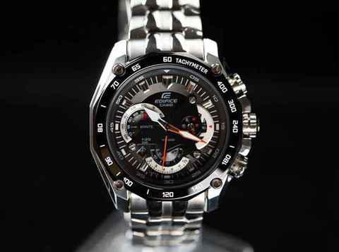 如果喜欢机械潮牌商城表的便捷性（卡西欧 DW-5600怎么样 Hender Scheme x G-SHOCK 联名款 DW-5600发售时间）