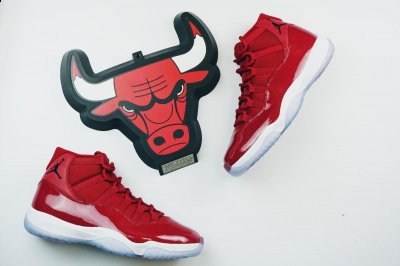 AJ11大红怎么搭配潮牌商城 AJ11 win like 96搭配指南（AJ11大红怎么搭配 AJ11 win like 96搭配指南）