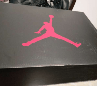 以高颜值与舒适的潮牌汇潮牌网脚感深入小伙伴的喜爱（Air Jordan 5 “Satin Bred”开箱测评 Air Jordan 5 “Satin Bred”实物欣赏）
