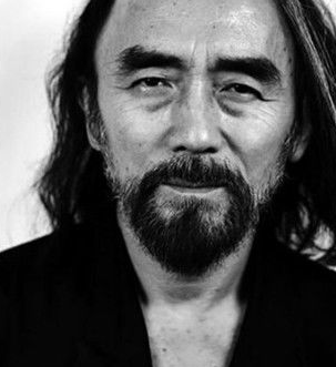 在巴黎停留潮牌汇潮牌网了一段日子（山本耀司获颁「Design for Asia」终生成就奖 山本耀司的主要成就有哪些）