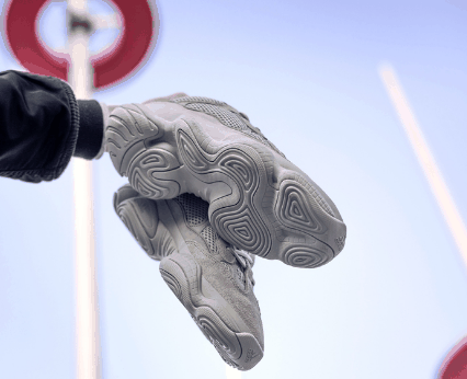 Yeezy 500 “Salt” 最后入手的机会 Yeezy 500 “Salt” 货量行情