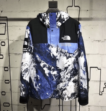 具体采用什么材质潮牌品牌暂时还未有详细信息（Supreme x THE NORTH FACE黑黄冲锋衣好看吗 Supreme x THE NORTH FACE黑黄冲锋衣多少钱）
