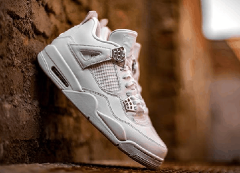 AJ4 纯白街拍欣赏 AJ4 潮牌信息Retro “Pure Money”实物上脚谍照（AJ4 纯白街拍欣赏 AJ4 Retro “Pure Money”实物上脚谍照）