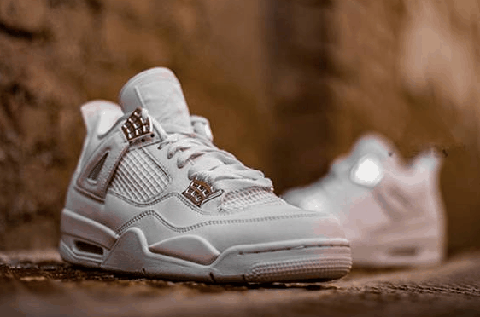 AJ4 纯白街拍欣赏 AJ4 潮牌信息Retro “Pure Money”实物上脚谍照（AJ4 纯白街拍欣赏 AJ4 Retro “Pure Money”实物上脚谍照）