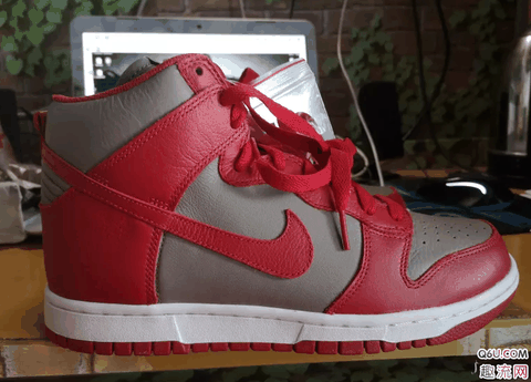 Nike dunk retro内华达大学配色开箱测评 dunk sb和AJ1哪个脚感舒服