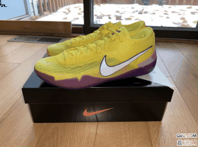 那么这双kobe ad nxt 360湖人配色实物图好看吗？kobe ad nxt 360湖人上潮牌汇潮牌网店脚怎么样呢？下面就和趣流网的小编一起来看一下关于kobe ad nxt 360湖人配色的相关信息（kobe ad nxt 360湖人配色上脚测评 kobe ad nxt 360可以打外场吗）
