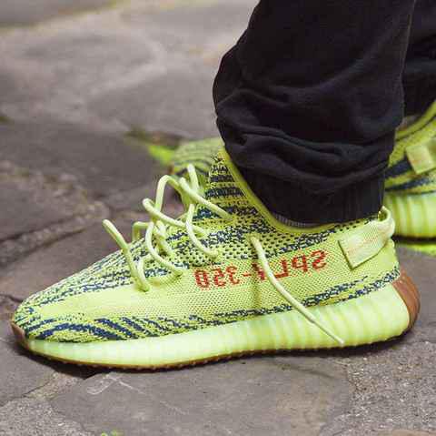 yeezy黄斑马上脚图 YEEZY Boost 350 V2 Semi Frozen Yellow上脚街拍