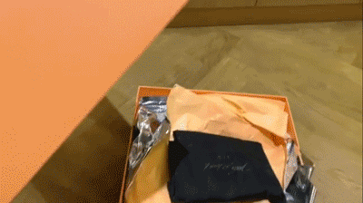  近段时间最受关注的鞋款应潮牌资讯该就是耐克和Fear of God 1的联名鞋款（Nike Air Fear of God 1开箱测评 Nike Air Fear of God 1上脚图赏析）