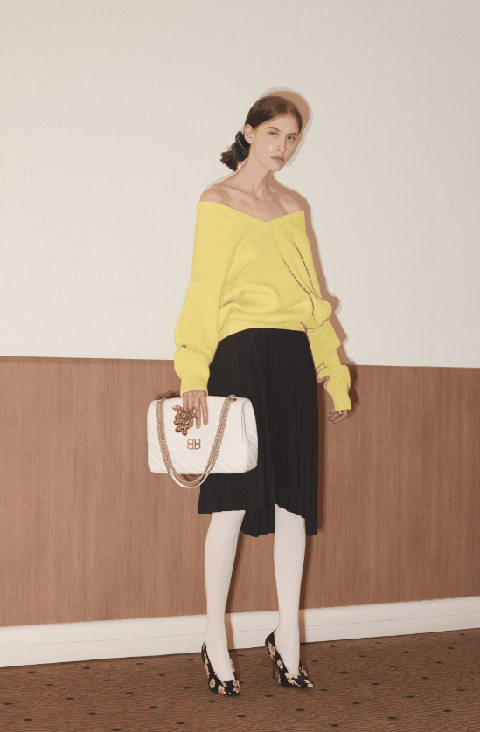  Balenciaga 2018度假系列好看吗潮牌汇潮牌网 亮眼的配饰系列给人留下深刻的印象（Balenciaga 2018度假系列好看吗 Balenciaga 2018度假系列多少钱）