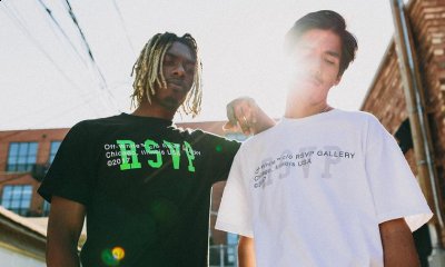 并且在巴黎的Colette网站潮牌资讯和纽约的Barneys网站进行销售（RSVP Gallery x OFF-WHITE联名T恤好看吗 RSVP Gallery x OFF-WHITE联名T恤在哪买）