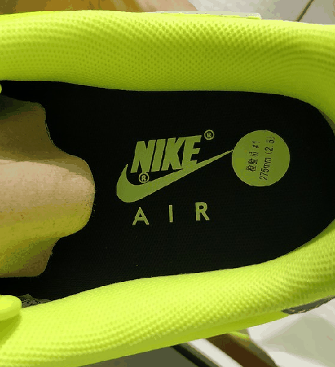  空军一号是耐克潮牌汇潮牌网店旗下经典鞋款系列（AF1荧光绿开箱测评 AF1荧光绿实物欣赏）