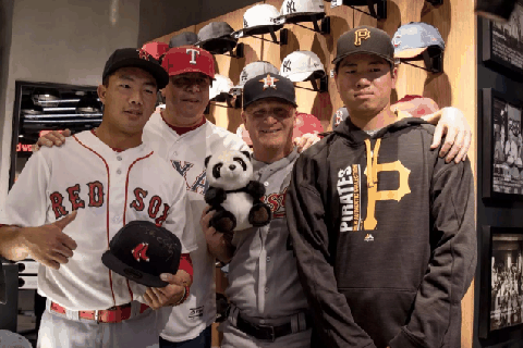 也希望更多热爱潮牌信息棒球的运动者们（MLB成都推广棒球运动 2017 MLB PRO TOUR中国行拉开帷幕）