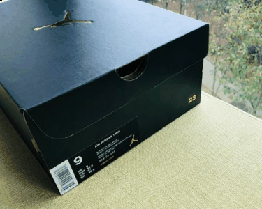 AIR JORDAN 1 MID黑红开箱测潮牌商城评 AIR JORDAN 1 MID黑红实物欣赏（AIR JORDAN 1 MID黑红开箱测评 AIR JORDAN 1 MID黑红实物欣赏）