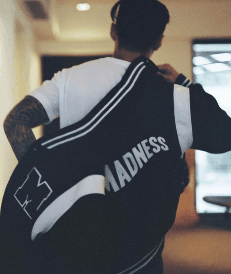 MADNESS x GB SPORT棒球外套版好看吗 MADNESS x GB SPORT棒球外套版在哪买