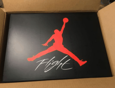 AJ4光棍节配潮牌资讯色实物欣赏（AJ4光棍节配色开箱测评 AJ4光棍节配色实物欣赏）