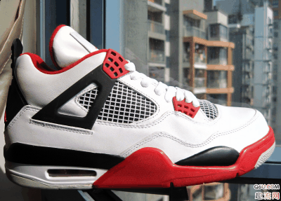 AJ4和AJ5哪个好看潮牌汇潮牌网店 AJ4和AJ5哪个脚感好（AJ4和AJ5哪个好看 AJ4和AJ5哪个脚感好）