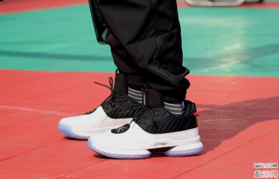 不会在内潮牌资讯部打滑（韦德之道7实战测评 韦德之道7适合什么位置）