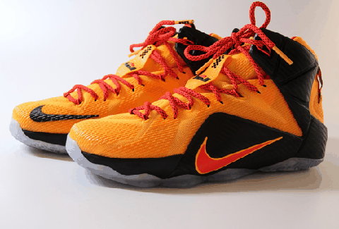 有一种超跑的感觉潮牌 后跟则是詹姆斯的新LOGO（Lebron 12 Witness实物欣赏 Lebron 12 Witness细节欣赏）