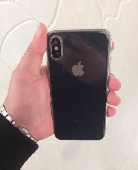 搭载色彩锐潮牌商城利的OLED屏幕（iphonex开箱鉴赏 iphonex值得买吗）