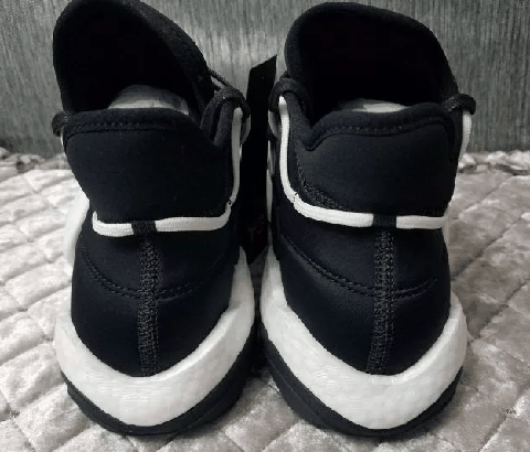  阿迪 Y3 BYW BBALL开箱潮牌测评 鞋盒正面大写的Y3（阿迪 Y3 BYW BBALL开箱测评 阿迪 Y3 BYW BBALL实物欣赏）