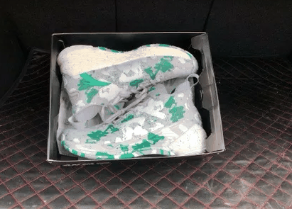  KT4是一款被配潮牌资讯色拯救的实战鞋（ KT4灰绿迷彩开箱测评 KT4灰绿迷彩实物欣赏）