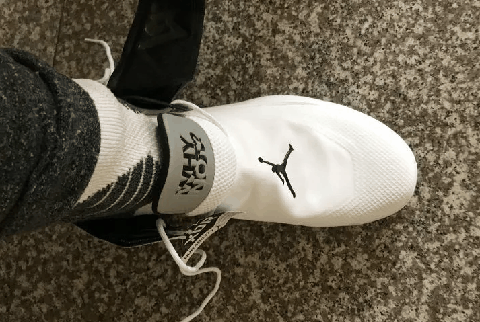 威少Why Not Zer0.1环切版与原版对比 威少1代耐磨性怎么样