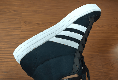 我决定要收藏潮牌起来 产地越南（Adidas VS SET MID篮球鞋开箱 Adidas VS SET MID篮球鞋实物欣赏）