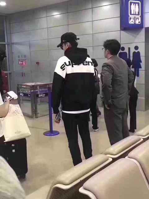 Supreme大logo帽衫怎么样 鹿晗穿的Supreme大logo在哪买 多少钱
