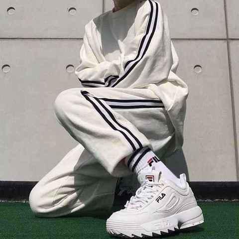 运动套装“校服”怎么穿搭 运动套装为什么又这么火